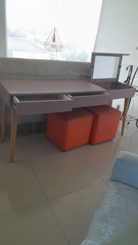 Penteadeira MDF com 2 gavetas e espelho interno