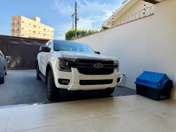 Ford Ranger Black 2.0 4X2 CD TB Diesel Aut. 2025