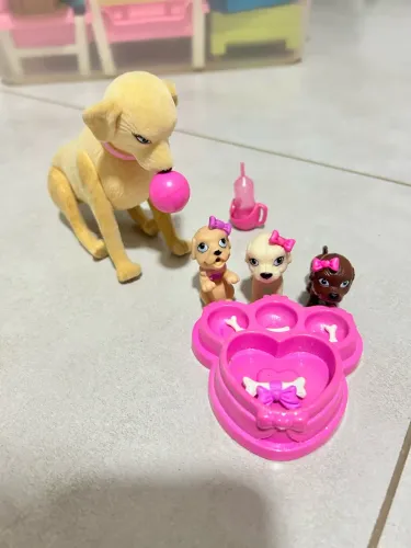 Barbie Taffy Dog and Puppies (Mattel, anos 2007-2009)