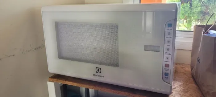 Microondas Electrolux 31L Branco