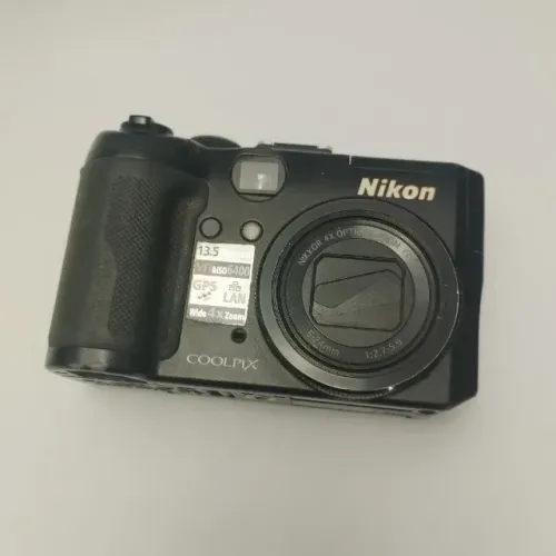 Nikon Coolpix P6000 - rival Canon G12