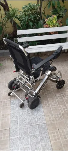 Cadeira de rodas elétrica
