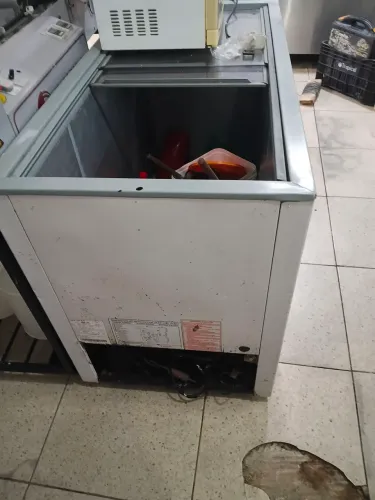 VENDO LOTE FREEZERS.