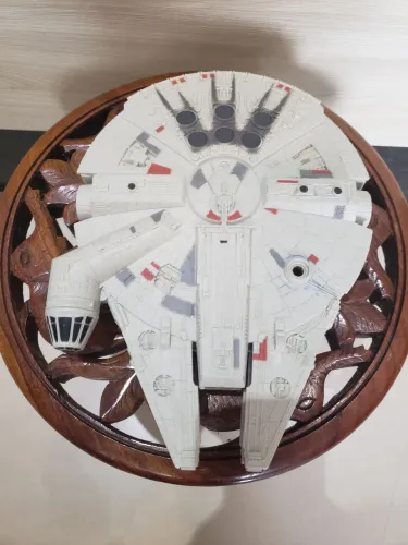 NAVE STAR WARS MILLENIUM FALCON