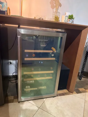 Adega Brastemp dual zone 33 garrafas