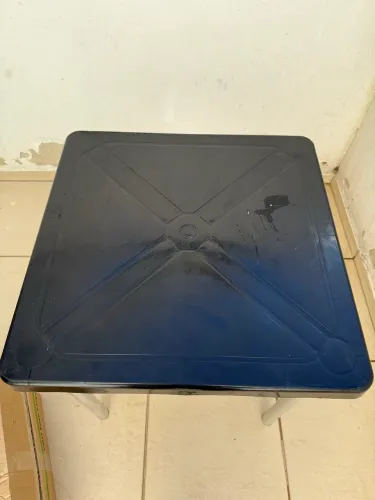 Mesa de plástico desmontável