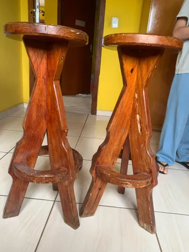 Banquetas rústicas(madeira maciça)