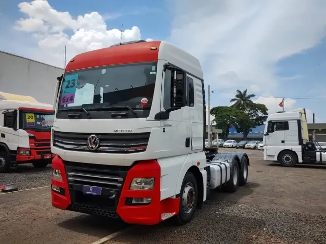 Volkswagen 29.520 Meteor 29.520 6x4 2p (diesel)(E5) 2022/2023 VAMOS SEMINOVOS Uberlândia