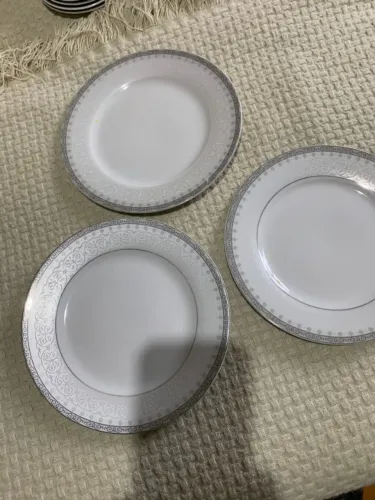 pratos de sobremesa