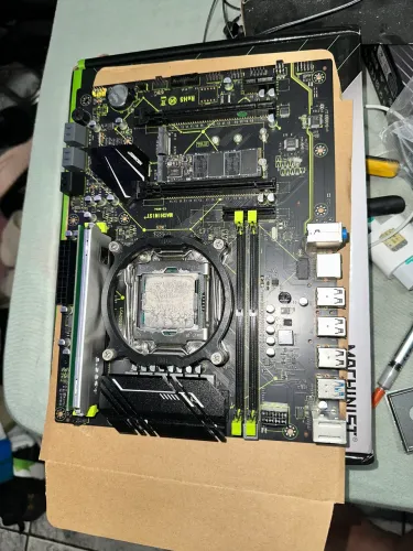Placa-Mãe+Xeon 2680   E5 MR9A V1.0 X99 Suporta Processadores LGA 2011-3 Xeon E5