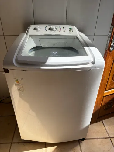 Máquina de lavar roupa para peças com defeito Eletrolux 12kg