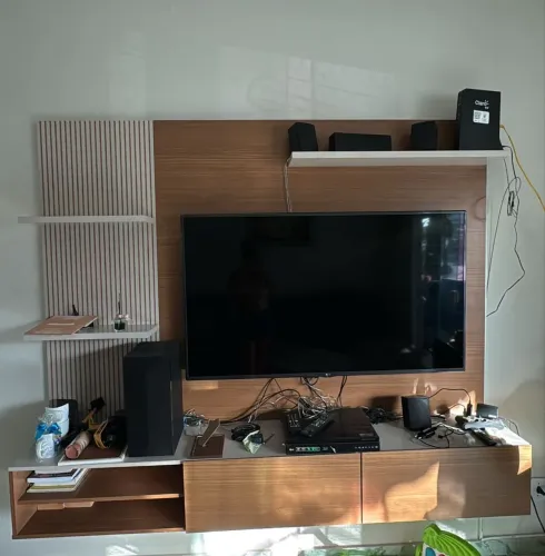 Vendo Rack novo madeira nobre 2,00x1,70
