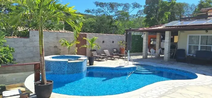 Casa para TEMPORADA com 5 quartos em Ferradura - Armação dos Búzios - RJ