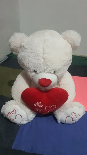 Urso de Pelúcia Branco com Coração Namorados