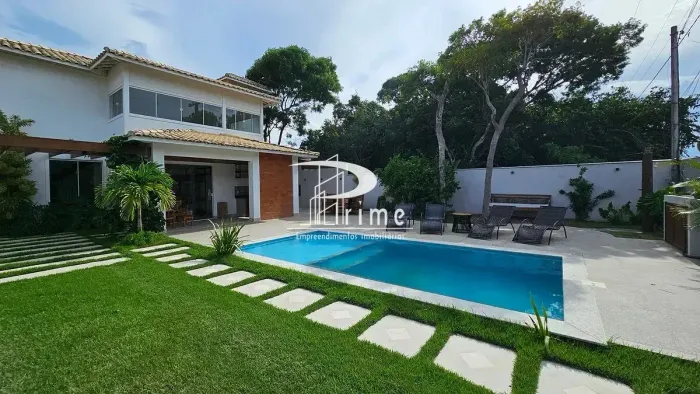 Casa em condomínio 200m² com 5 suítes e piscina, Caravelas, Búzios - R$ 1.800.000