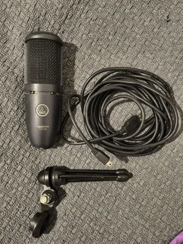 Microfone Condensador AKG Perception 120 USB