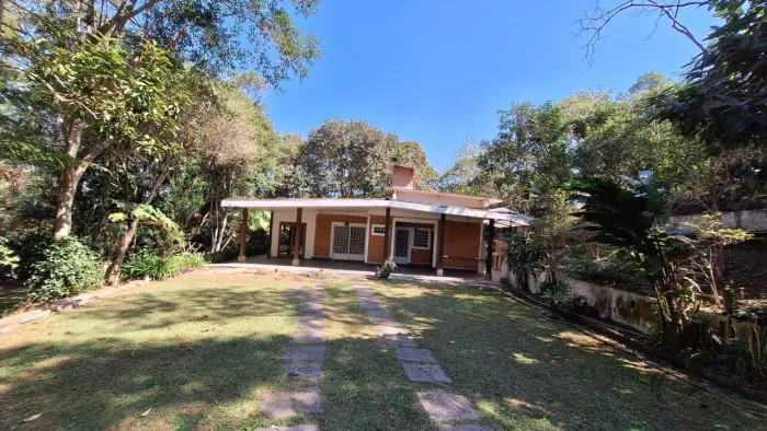 Casa em condomínio Paisagem Renoir, Cotia - 3 quartos, 1 suíte, amplo terreno 2600m2, cozi