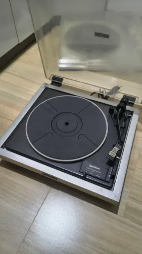 Toca discos Gradiente 750s