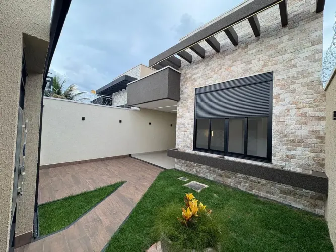 linda casa na Vila Alzira com 03 suites e fino acabamento