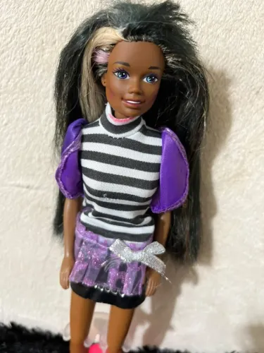 Boneca Splash & Coloue Barbie Christie Mattel