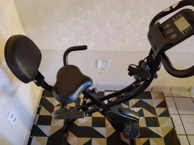 Bicicleta com rodinhas ate 10 kilos de regulagem