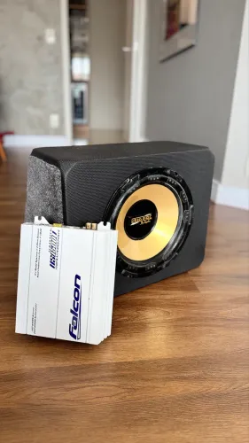 Subwoofer Caixa selada Street 600 by Spyder 10? + Módulo Falcon 1500 watts 3 canais