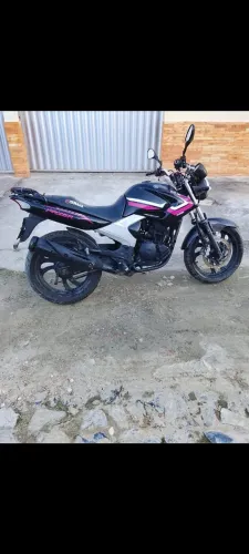 Vendo moto toda quitada