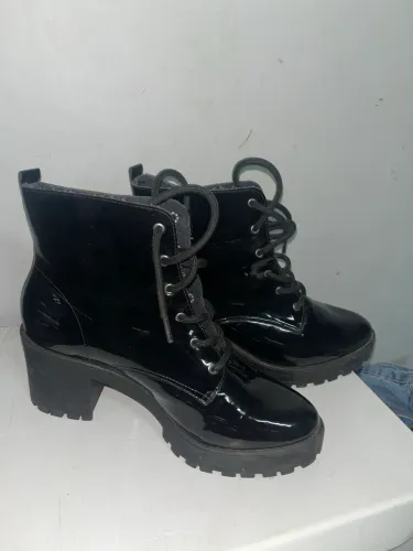 Bota Preta Feminina Estilo Coturno - Salto Alto