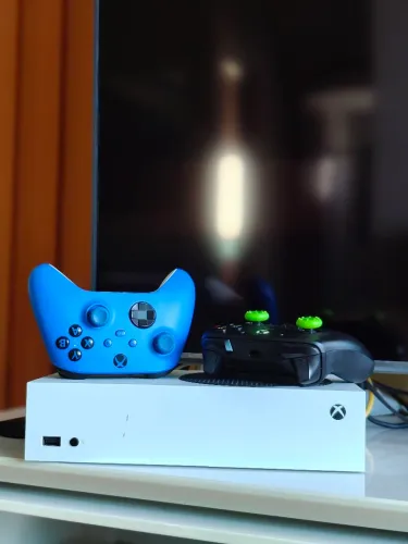 XBOX SERIES S 512GB 4K + 2 CONTROLES (ACEITO CARTÃO ATÉ 12X)