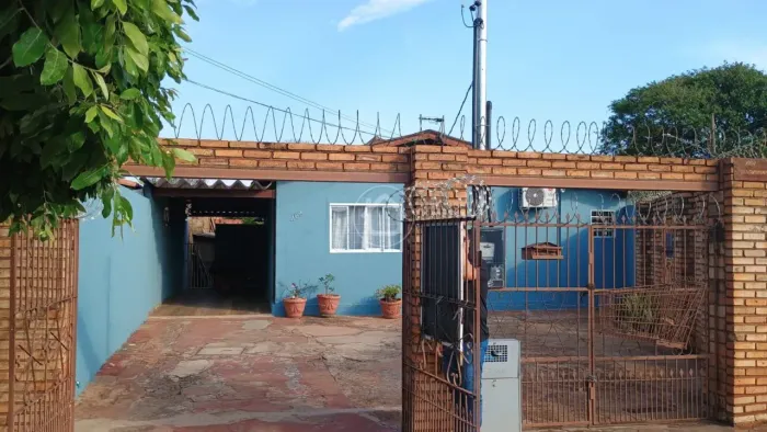 CASA TÉRREA DE ESQUINA