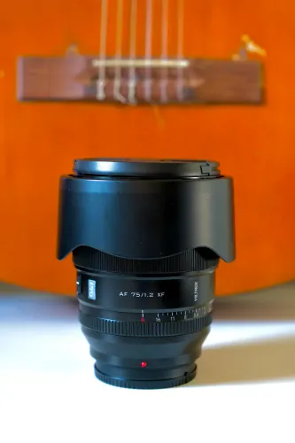 Lente Viltrox 75mm F1.2 para Fujifilm 