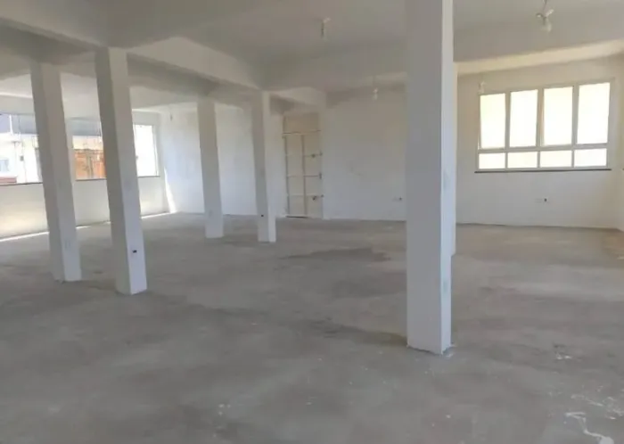 Sobreloja na Rua Gabriel Faure, 5  150 m²