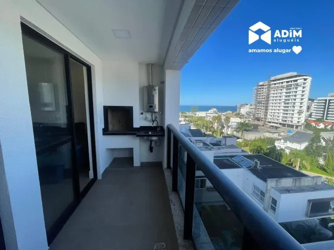 Apartamento de 1 suíte + 2 quartos 300 metros da famosa Praia Brava em Itajaí - SC