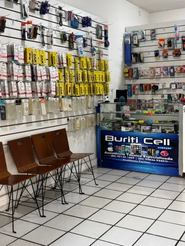Vende-se ou transfere-se Loja de celulares no - Centro de Messejana