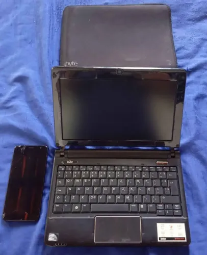 Celular e Netbook com defeito para retirar peças