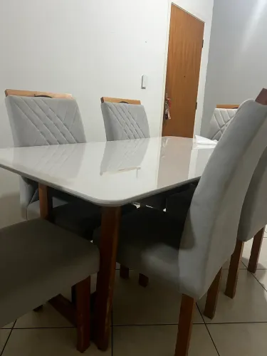 Vendo mesa 6 cadeiras