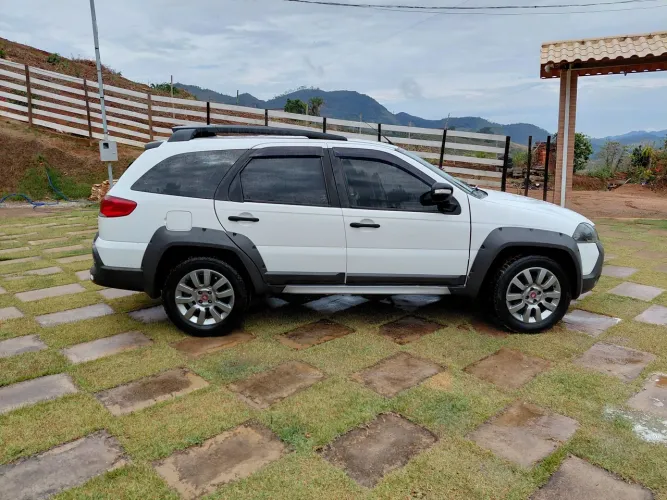 Fiat Palio Weekend Adventure Locker 1.8 Flex 2015