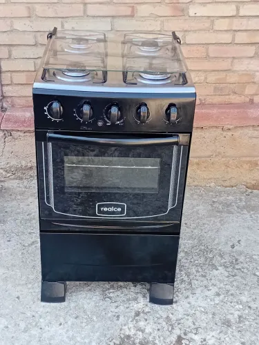Fogão de 4 bocas.
