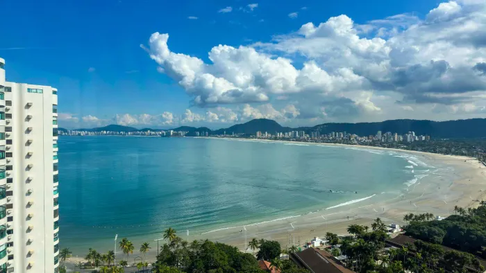 Apartamento a venda no condomínio Tortugas Guarujá.