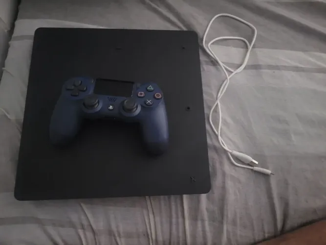 PS4 1TB + Controle e cabos