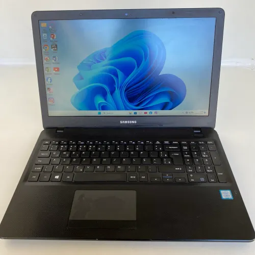 Notebook Samsung Core i5 7ª Geração | 8GB RAM | SSD 120GB | Windows 11 Pro | Bateria boa