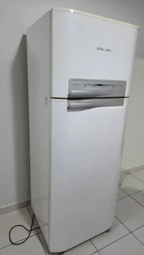 Geladeira Electrolux DF48