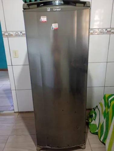Vendo geladeiram muito boa Consul 300 reais