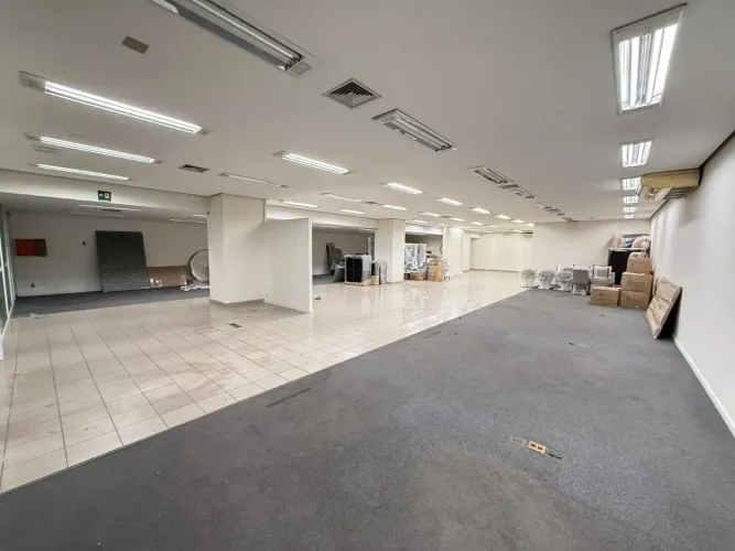 Lojão para Locação bairro Funcionários com 484m² na Getúlio Vargas!