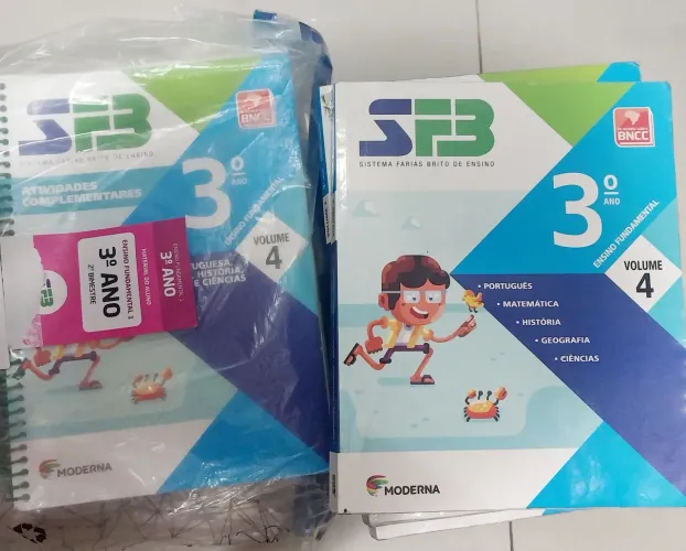 Livros 3 ano ensino fundamental Sistema Farias Brito (SFB)