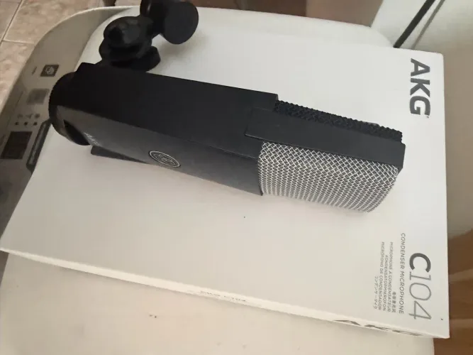 Akg c104