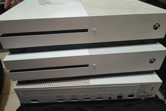 3 Xbox One S com Defeito