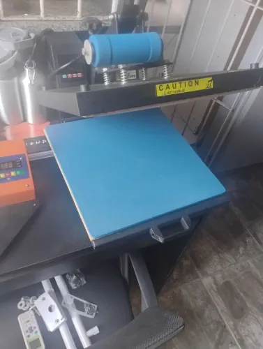 Prensa térmica para camisetas