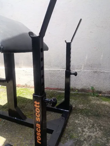 Banco scott para barra bisceps 