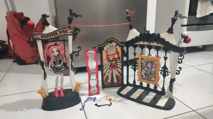 circo da Rochelle Monster high